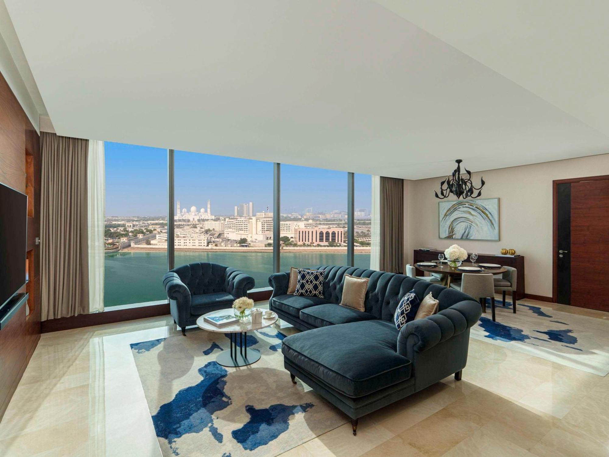 ホテル フェアモント バーブ アル バハール アブダビ エクステリア 写真 A suite at Jumeirah at Etihad Towers
