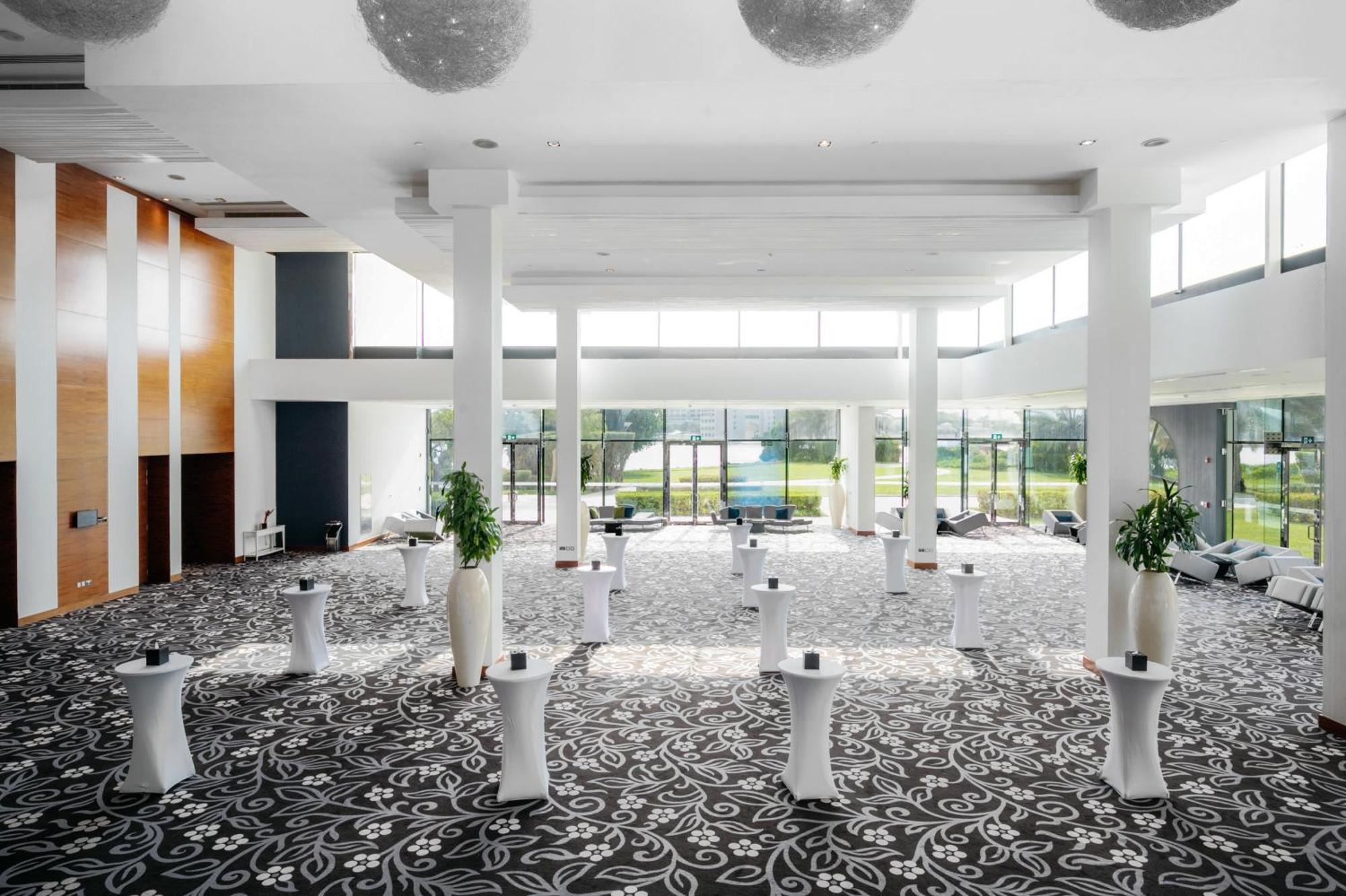 ホテル フェアモント バーブ アル バハール アブダビ エクステリア 写真 Interior of the hotel