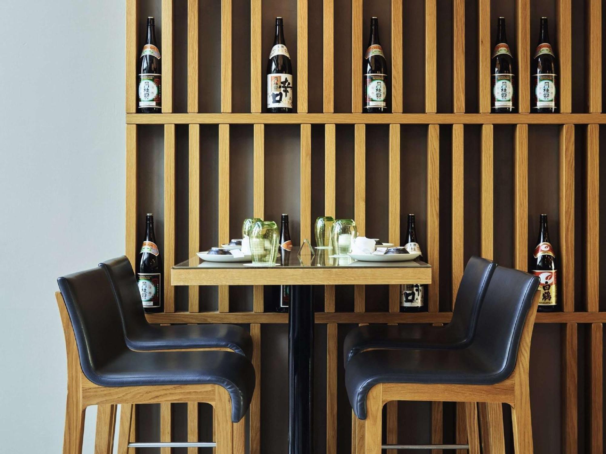ホテル フェアモント バーブ アル バハール アブダビ エクステリア 写真 Interior of the restaurant
