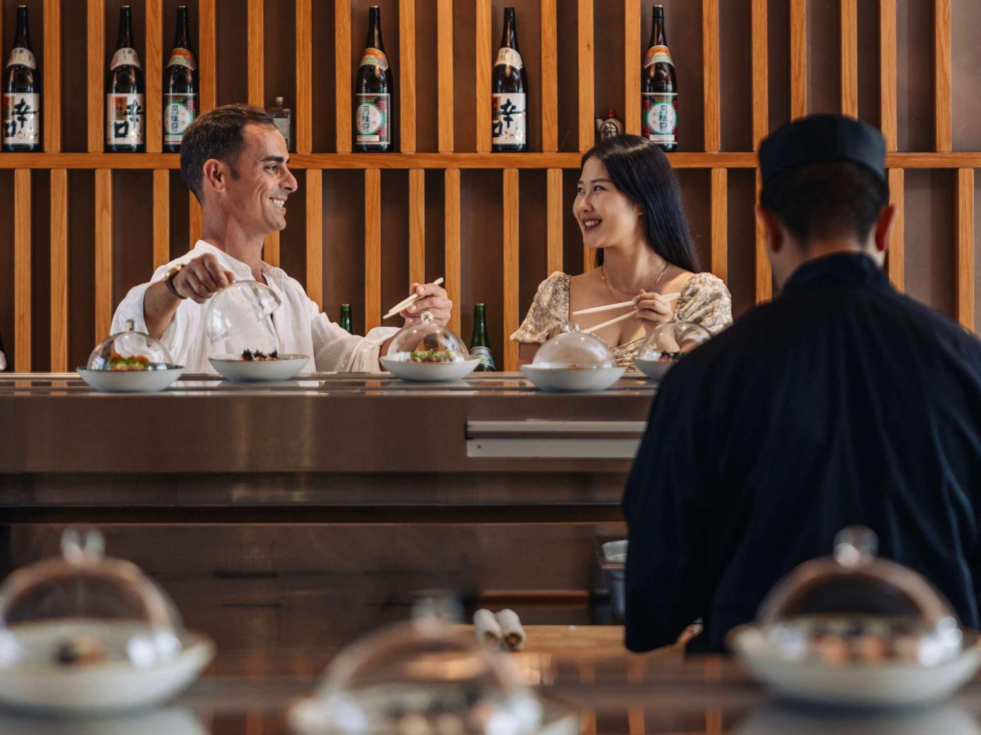 ホテル フェアモント バーブ アル バハール アブダビ エクステリア 写真 Sushi Bar